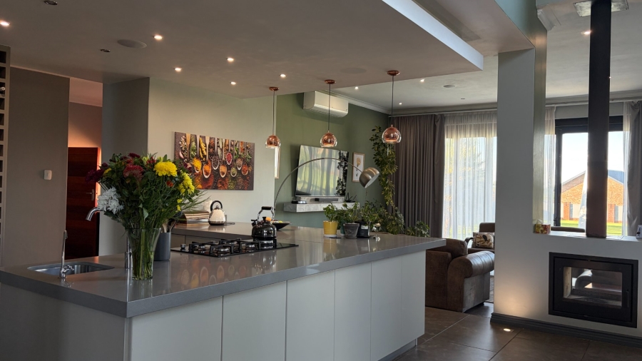 4 Bedroom Property for Sale in Grimbeeck Park North West